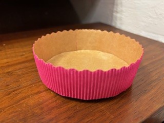 Bakvorm Micro corrugated Cardboard Fuchsia (10cm diam./3cm hoog) 30st/sleeve